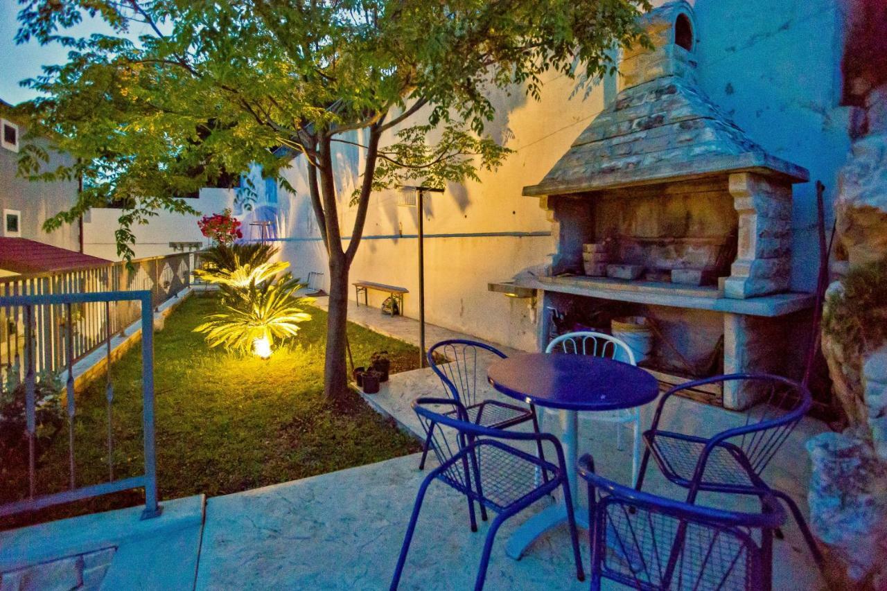 Island Hvar Seaside Villa Levanda With Beach, Pool & Seaview Hvar Town Eksteriør billede